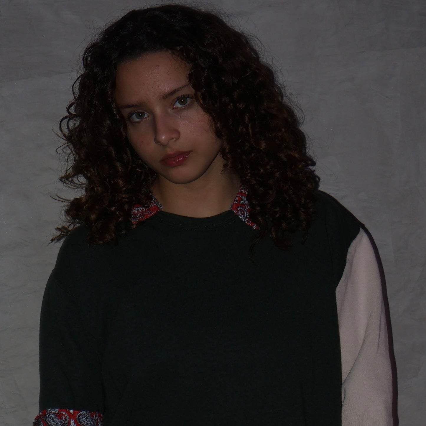 Paliacate neck pull over