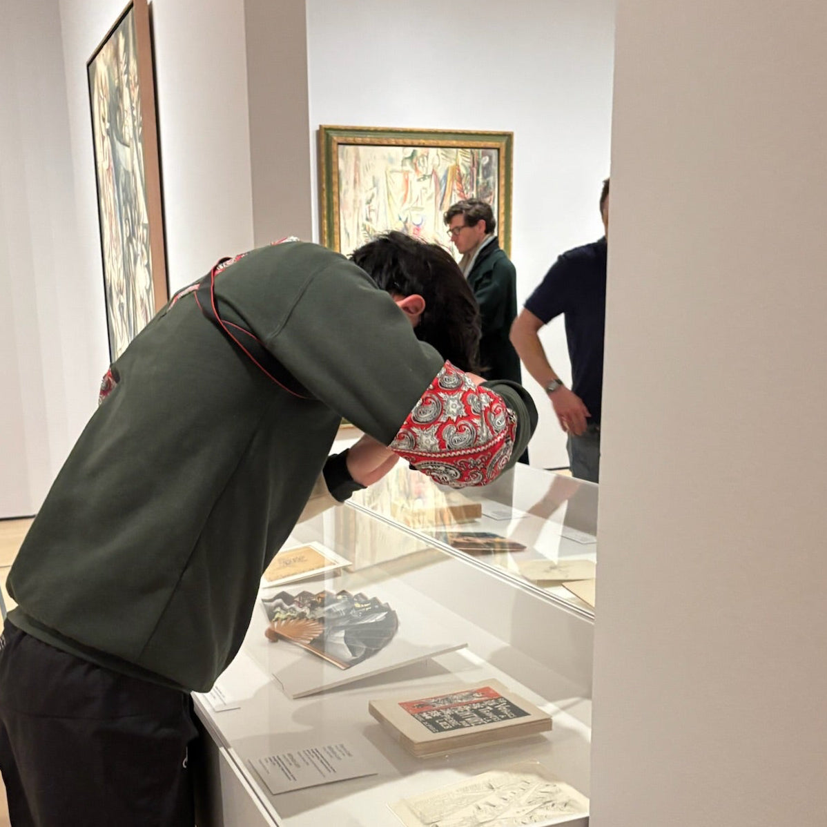 Paliacate neck pull over